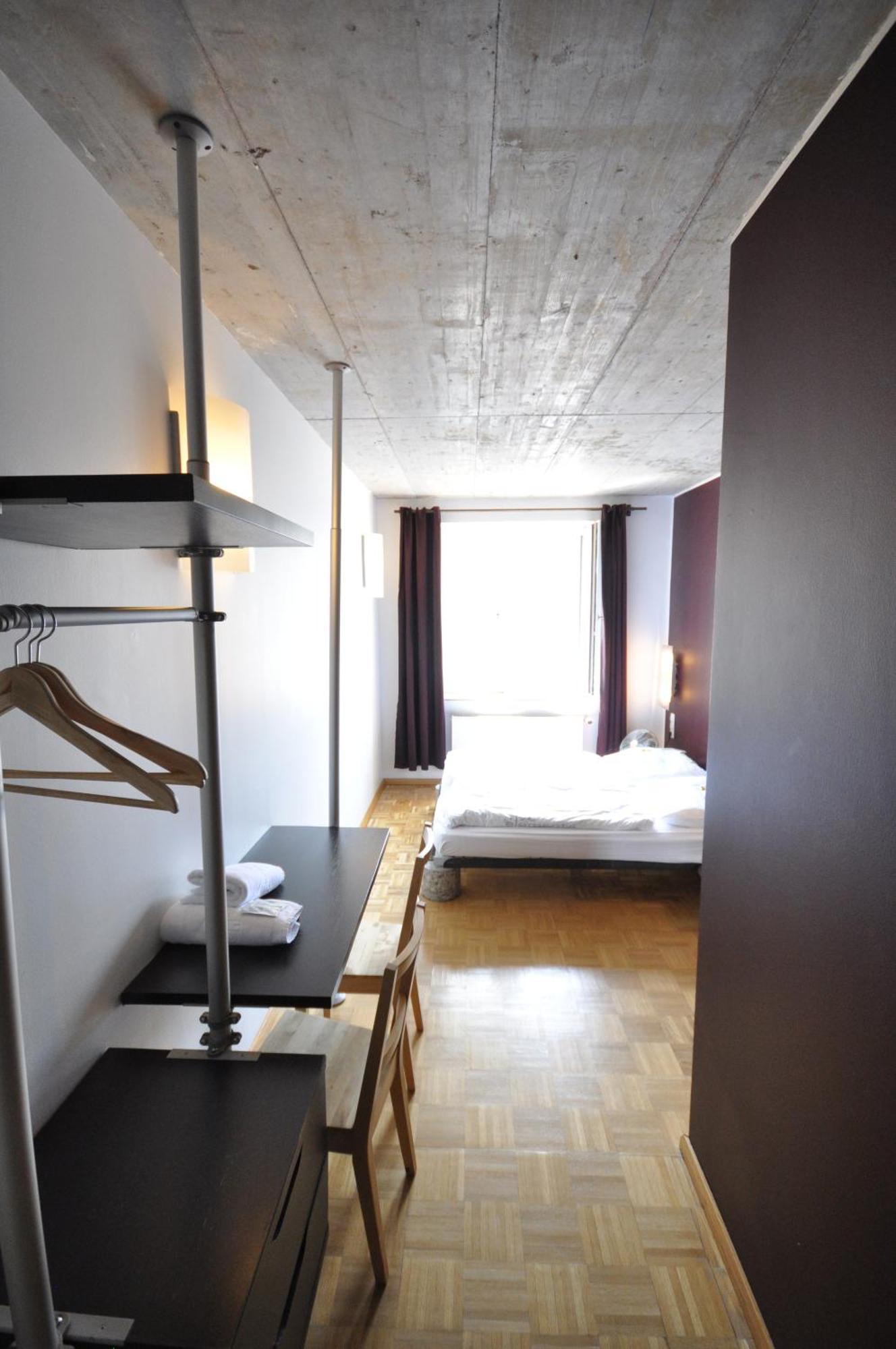 Five Elements And Capsules Frankfurt Hostel