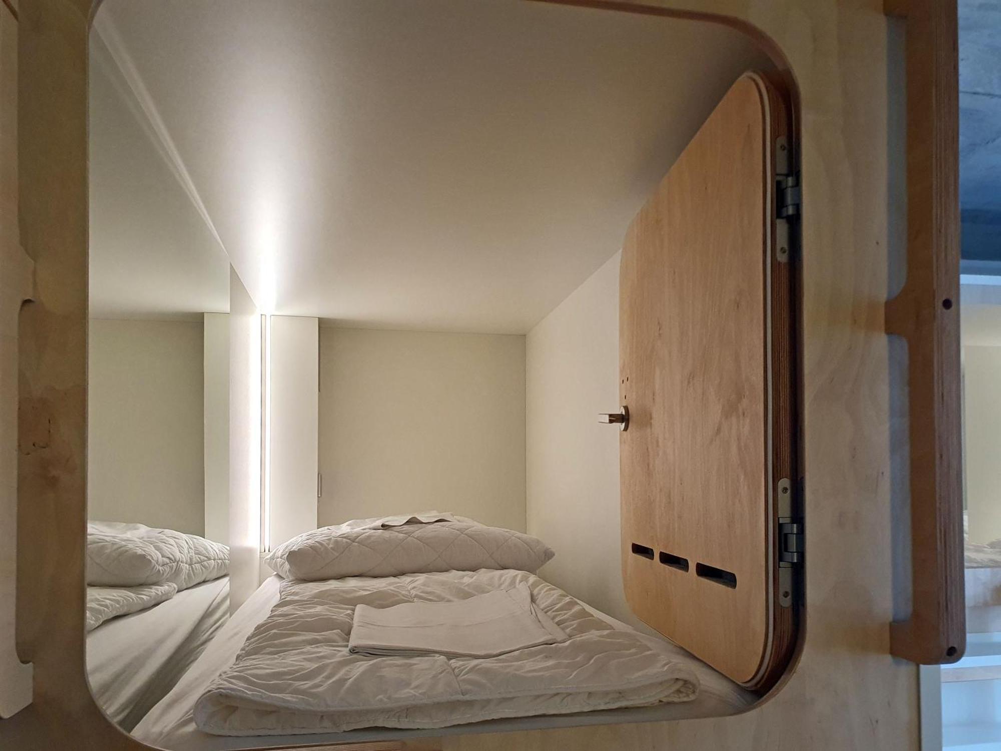 Five Elements And Capsules Frankfurt Hostel *