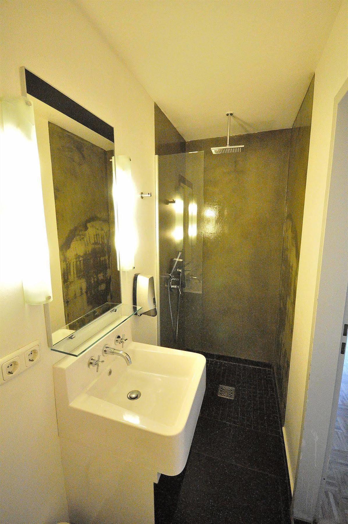 Hostel Five Elements Frankfurt *